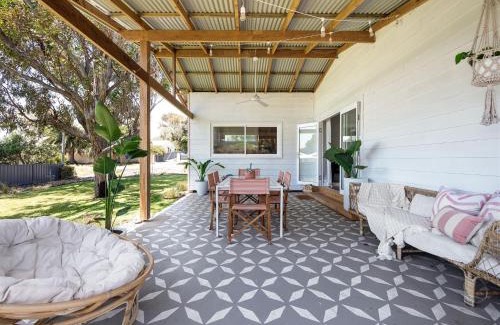 Falcon House | Stylish Shack Falcon Bay