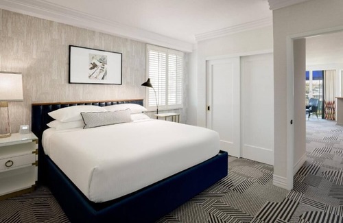 Tri-West Hotel | Stylish Skydeck, Kitchen & Balcony, FIDO Friendly! Nearby The Sunset Strip!