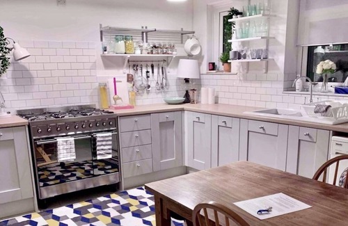 Whitefield House | Stylish & spacious, family & pet friendly 2 bed terrace with extra comfy beds
