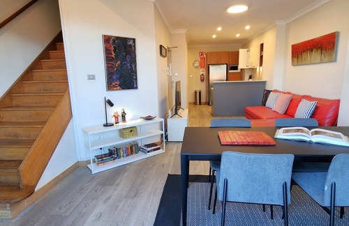 Surry Hills Apartment | Stylish Split-Level Penthouse Loft + Parking