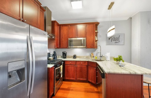 Olde Kensington Apartment | Stylish Studio w/Rooftop Pool