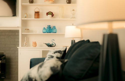 Orange Prairie Apartment | Stylish Suburban Escape | Thoughtfully Designed 3BD for Work & Family Travel