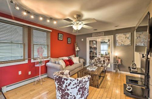 Johnstown House | Stylish Suburban Getaway, 10 Miles to Royal Mtn!