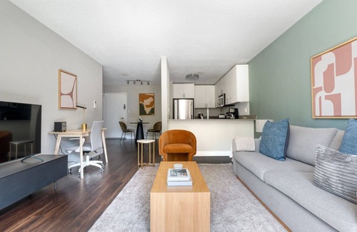 Sunnyvale Apartment | Stylish Sunnyvale 1BR w/Gym, Spa & Pool, nr Tech, by Blueground