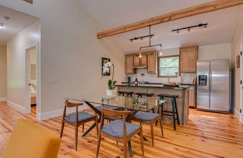 Aiken Cottage | Stylish & Tranquil Cottage just minutes from downtown Aiken and Bruce's Field.