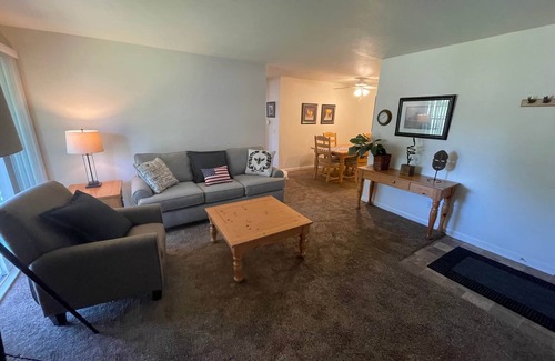 Janesville Apartment | Stylish Two Bedroom Serviced Apartment