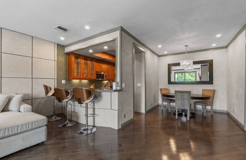 Westwood Apartment | Stylish Westwood Condo | Near UCLA & Century City