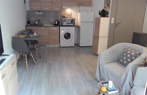 Nea Erithraia Ski Chalet | Stylish Wooden Chalet suburbs Athens
