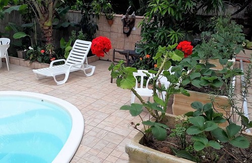 Bairro da Enseada Bed & Breakfast | Suíte 7 com piscina e wi-fi em Caraguatatuba