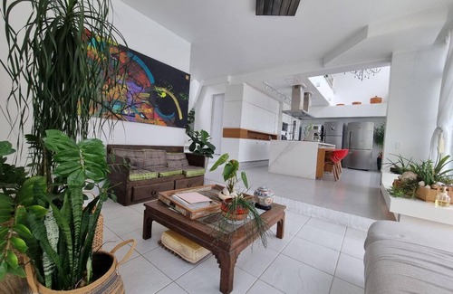 Agronomica House | Suíte em Coliving de Alto Padrão em Florianópolis/sc