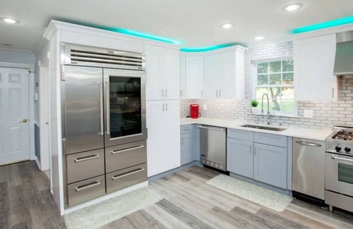 Morrisville House | Suburban Escape with Hot Tub!