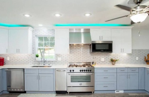 Morrisville House | Suburban Escape with Hot Tub!