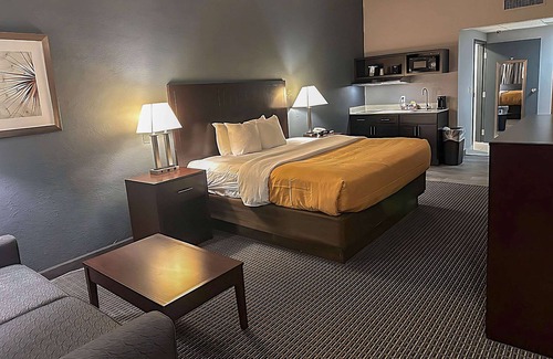 Holiday City Hotel | Suburban Studios Montpelier