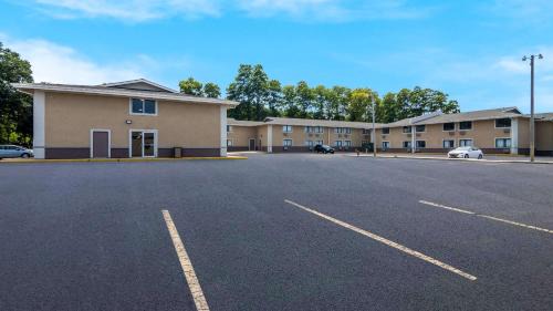 Wheeler Hotel | Suburban Studios Portage