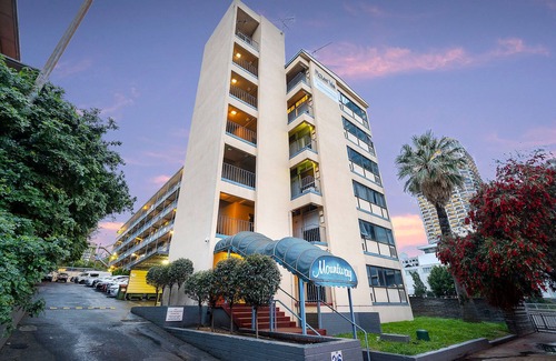 West Perth Apartment | Sugar cube In kings park walking distance to CBD