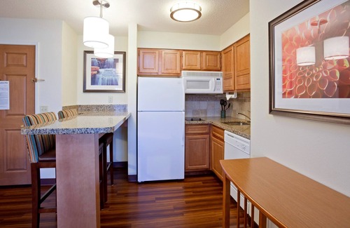 Eagan Condo | Suite 5 Mins to Mall of America w/24 Hour Gym !