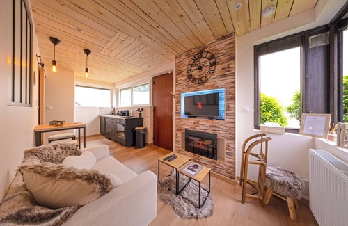 Saint-Chamond Apartment | SUITE CHALET K