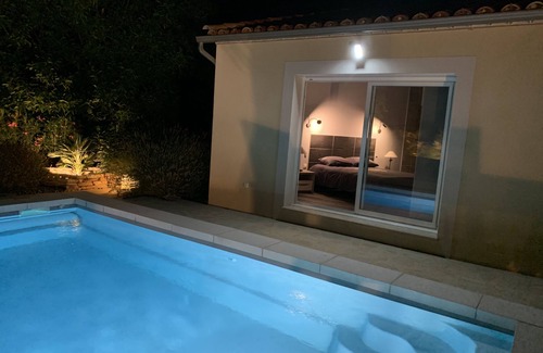 Malaucene Apartment | Suite La Calade at the foot of Mt Ventoux with swimming pool