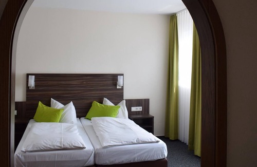 Seelbach-Schutter House | Suite Shower / WC - Hotel-Restaurant Zum Stern