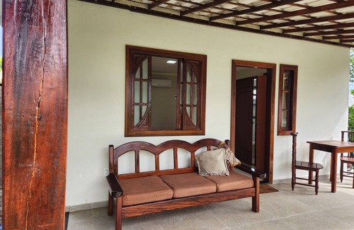 Praia Seca Ski Chalet | Suite with air conditioning in Praia Seca - Araruama.
