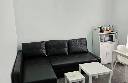 Jemeppe-sur-Meuse Apartment | Suite With Private Jacuzzi