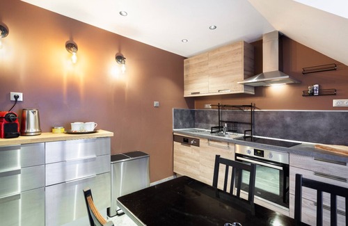 Chantilly Apartment | Suites Appart: full flat: 1 kingsize/1 conv sofa
