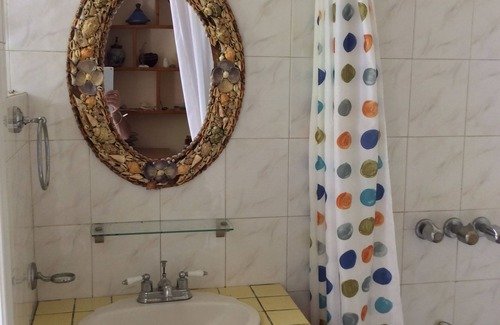 Ile-a-Vache Bed & Breakfast | Suites la Colline
