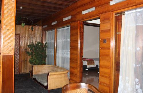 Hargomulyo Bed & Breakfast | Sukuh Cottage