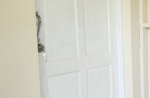 Santa Cruz Apartment | Summaz Oasis- Cozy 2-bedroom apartment with WiFi, AC in charming Santa Cruz