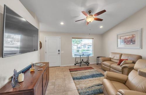 Paradise Valley Village House | Summer all year round home