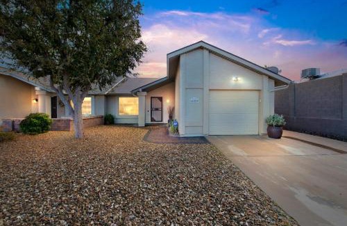 Paradise Valley Village House | Summer all year round home