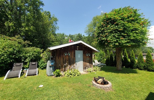Turkey Point Cottage | Summer Beach Cottage 2min→beach @ Bamboo Chalet ~ steps from the beach n