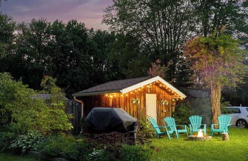 Turkey Point Cottage | Summer Beach Cottage 2min→beach @ Bamboo Chalet ~ steps from the beach n