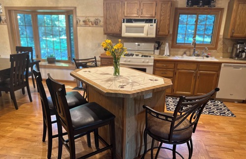 Spirit Lake House | Summer Escape on Spirit Lake - Private Lake Access, Fire-pit & Grill Sleeps 12