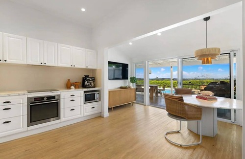 Newrybar House | Summer Solace ~ Byron Hills