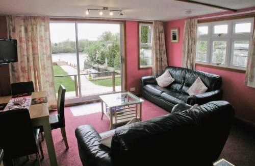 Brundall House | Summer Time