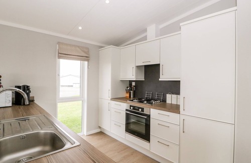 Burnham-on-Sea Cottage | SUMMERDOWN, pet friendly, country holiday cottage in Brean