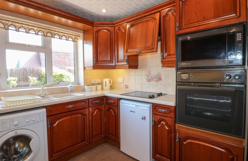Uttoxeter House | SUMMERFIELDS, family friendly, character holiday cottage in Uttoxeter