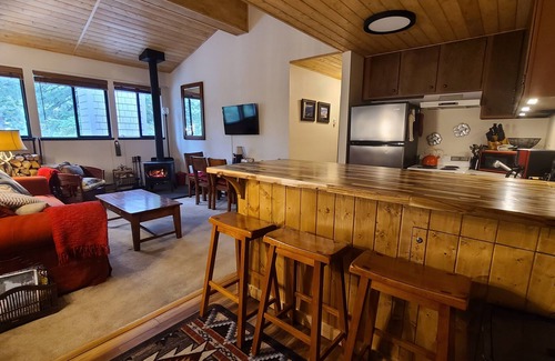 Mammoth Lakes Condo | Summit Condo by Eagle Lodge