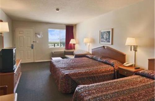 Hempstead Hotel | Summit Inn Hempstead