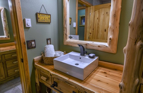 Moose Pass Cabin | Summit Lake Lodge
