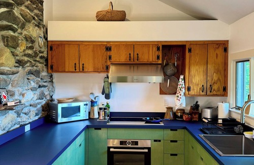 Shelburne Cabin | Summit Retreat:2BR/2Bath Rustic Beauty + Yoga Room