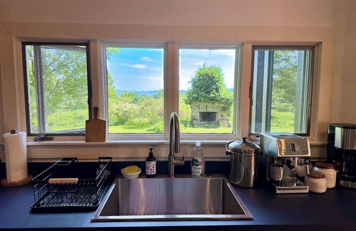 Shelburne Cabin | Summit Retreat:2BR/2Bath Rustic Beauty + Yoga Room