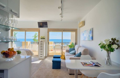 Nikki Beach Condo | Sun Lover's Paradise. Private rooftop seaview terrace, amazing romantic holiday