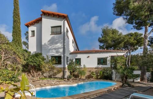 Castelldefels Villa | Sun & Sand Sanctuary - 2km to beach and 20km BCN!