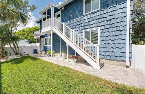 St. Augustine Beach House | SUN, SURF & SERENITY-BEACHSIDE BLISS AWAITS! SPACIOUS, COMFY, BEACHSIDE PARADISE