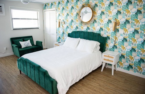 Indian Shores Hotel | Sunburst Inn The Standard Studio - Room 6