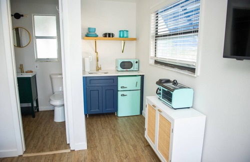 Indian Shores Hotel | Sunburst Inn The Standard Studio - Room 6
