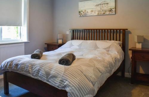 Clanfield House | Sunbury Cottage
