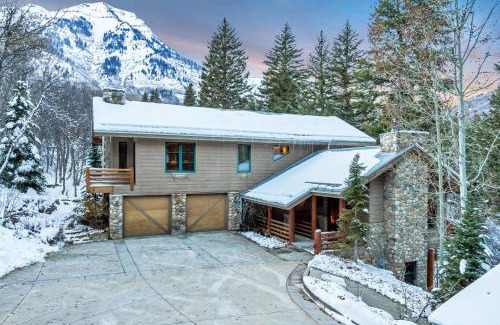 Sundance House | Sundance Splendor- 5-Bed Cabin Oasis with Majestic Mountain Views